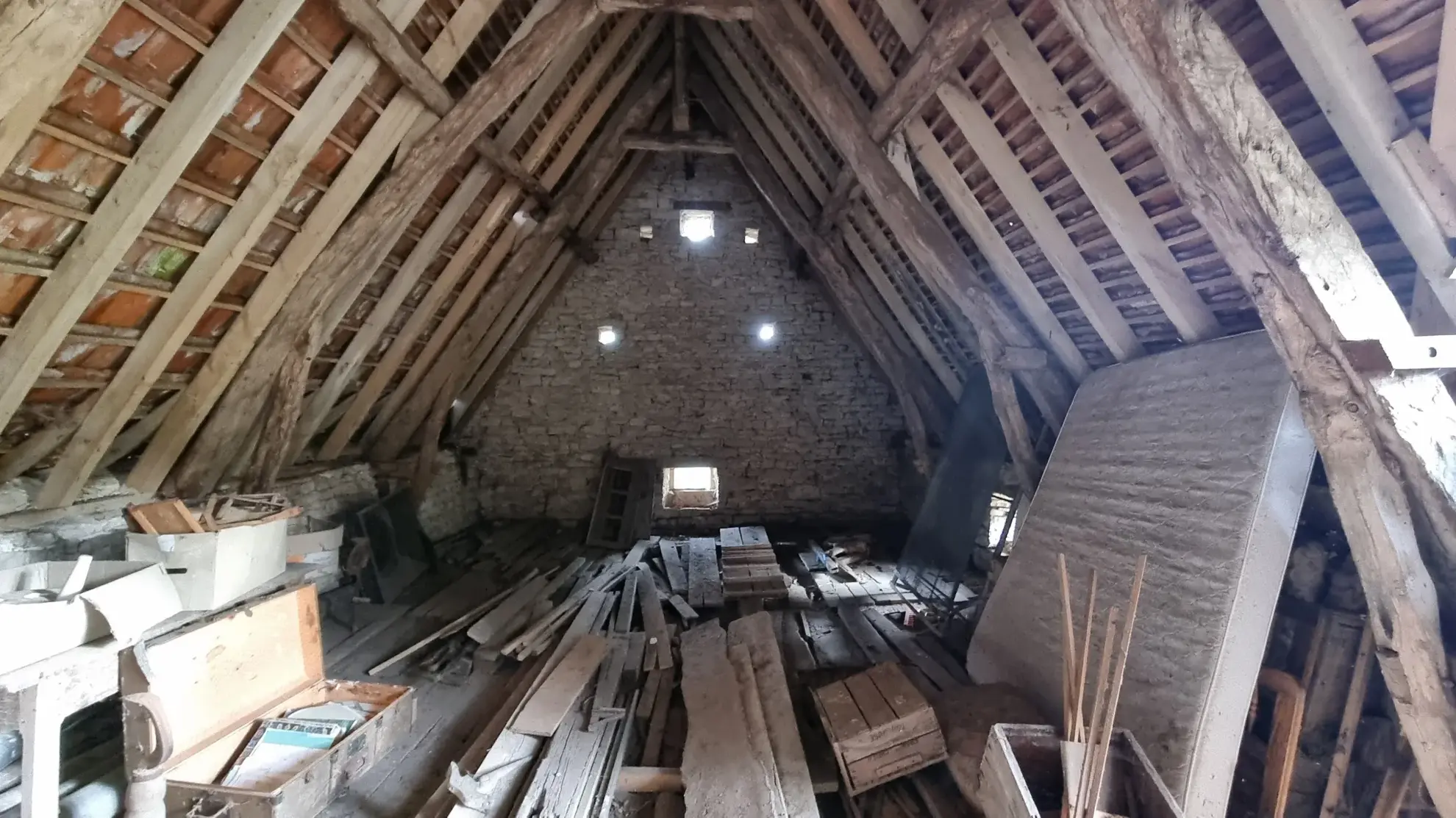 Domaine en pierre à proximité de Cahors avec potentiel exceptionnel 