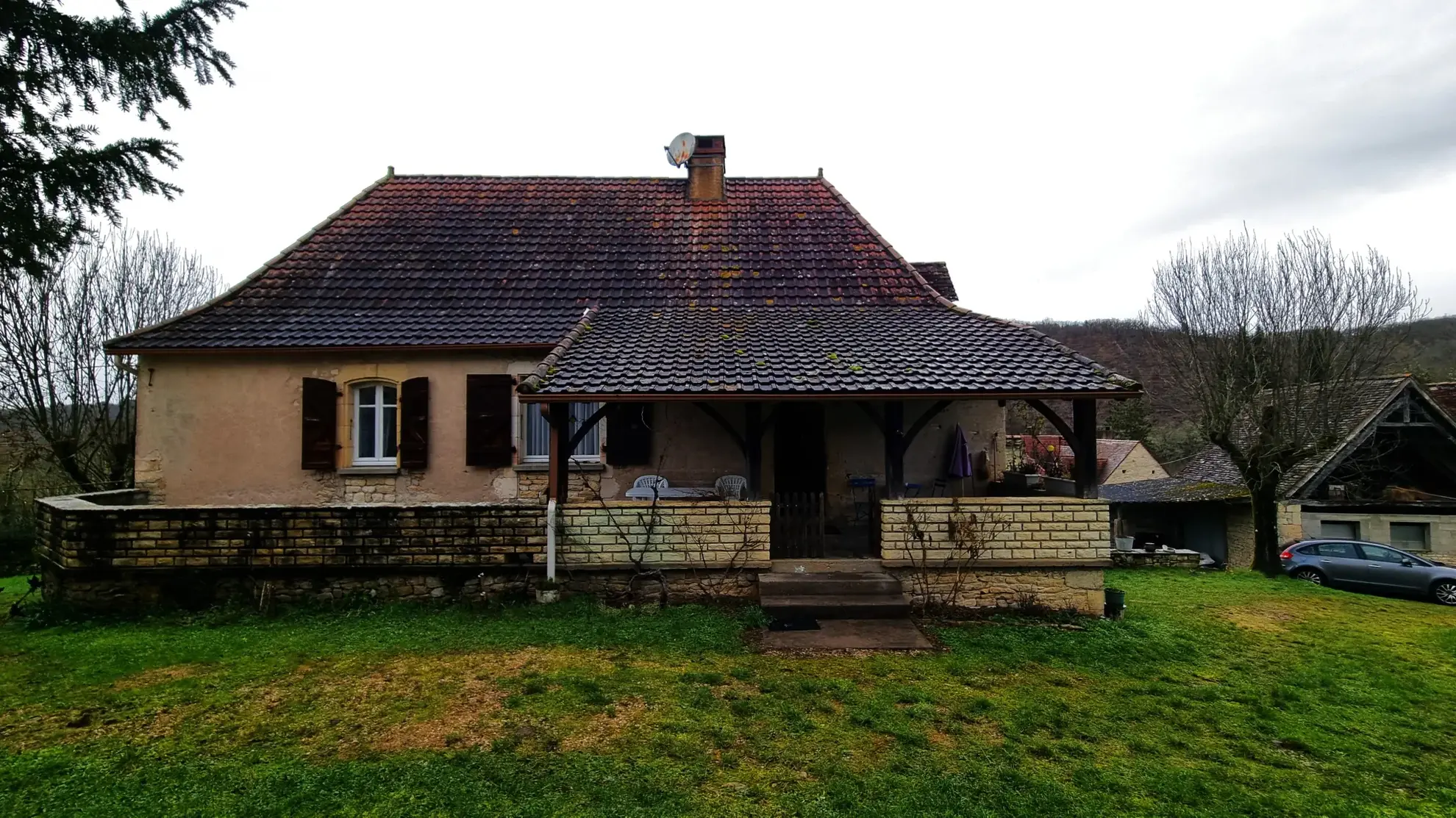 Domaine en pierre à proximité de Cahors avec potentiel exceptionnel 