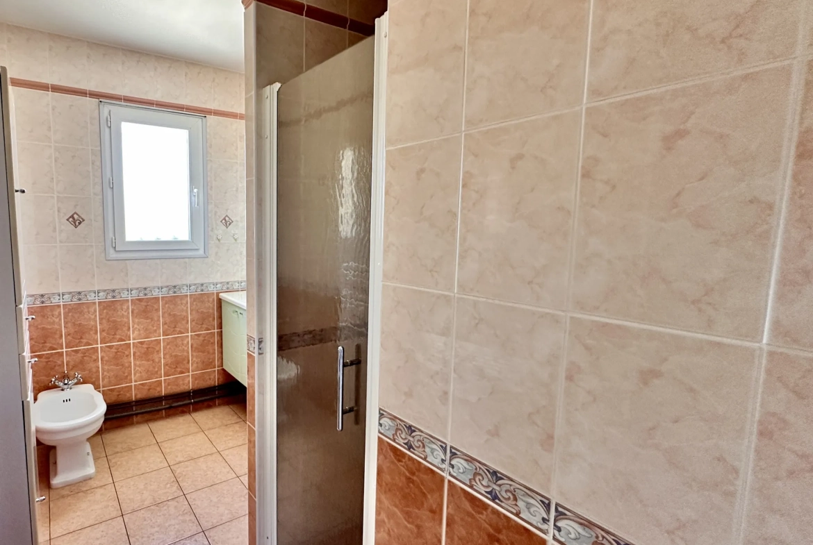 Maison de plain-pied à Bergerac avec studio indépendant et jardin clos 