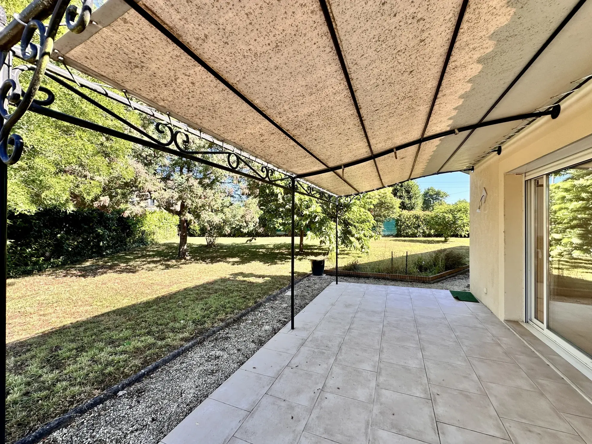 Maison de plain-pied à Bergerac avec studio indépendant et jardin clos 