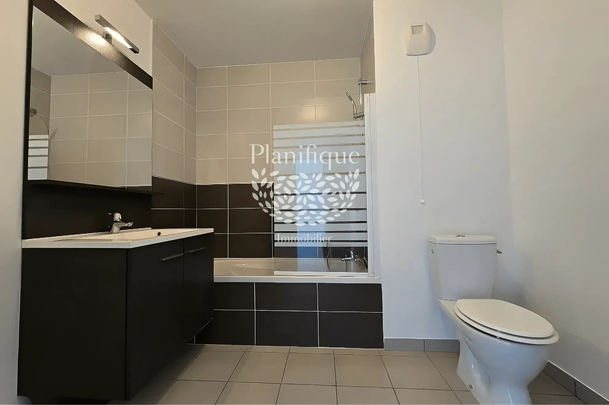 Appartement T2 lumineux avec terrasse à Reignier-Ésery près de Genève 
