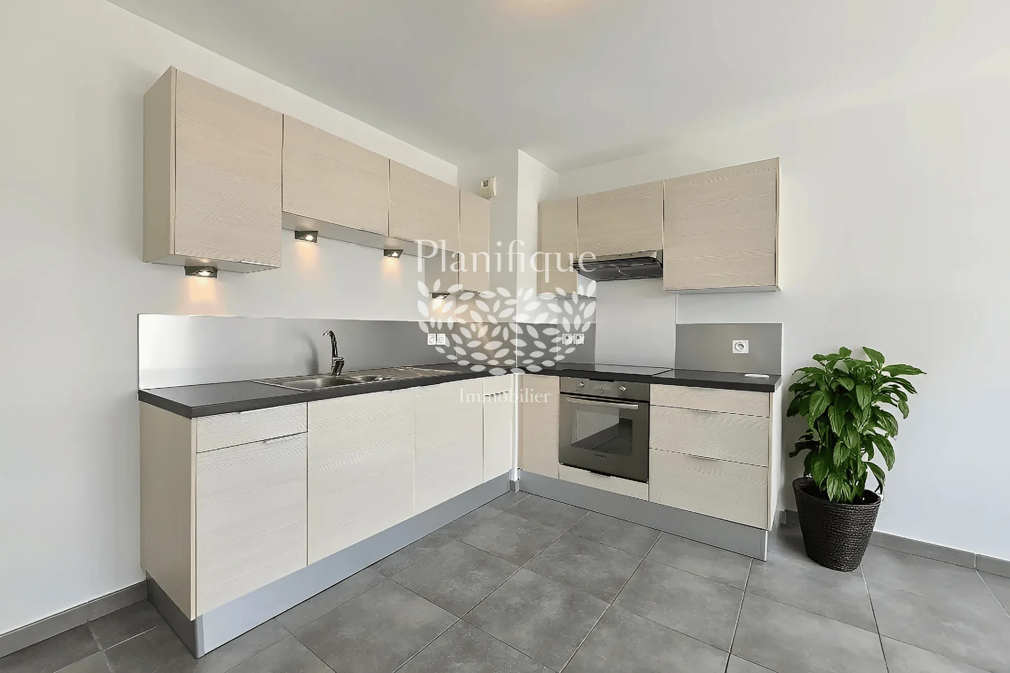 Appartement T2 lumineux avec terrasse à Reignier-Ésery près de Genève 