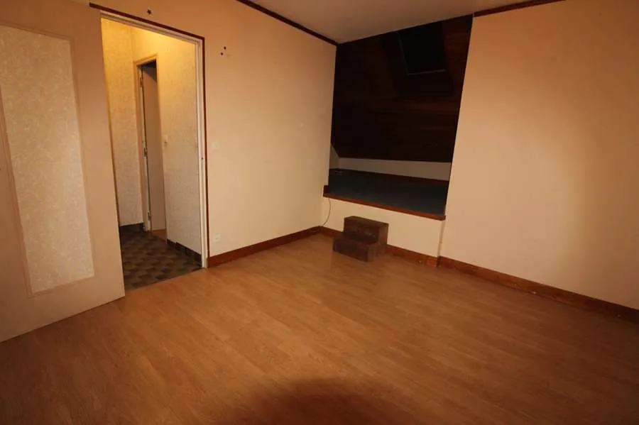 Maison en pierre à Dornecy avec jardin, dépendances et 3 chambres 