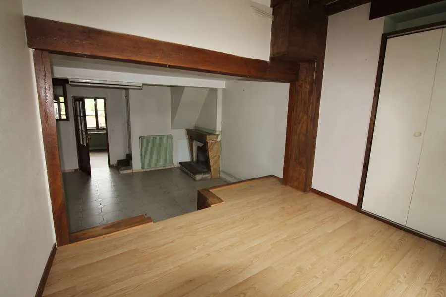 Maison en pierre à Dornecy avec jardin, dépendances et 3 chambres 