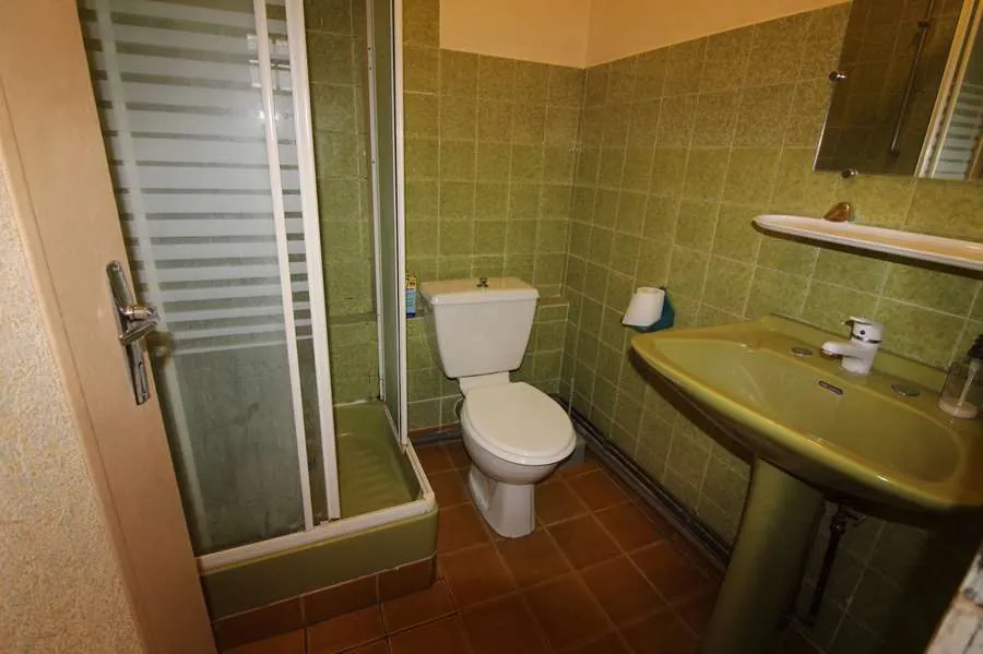 Maison en pierre à Dornecy avec jardin, dépendances et 3 chambres 