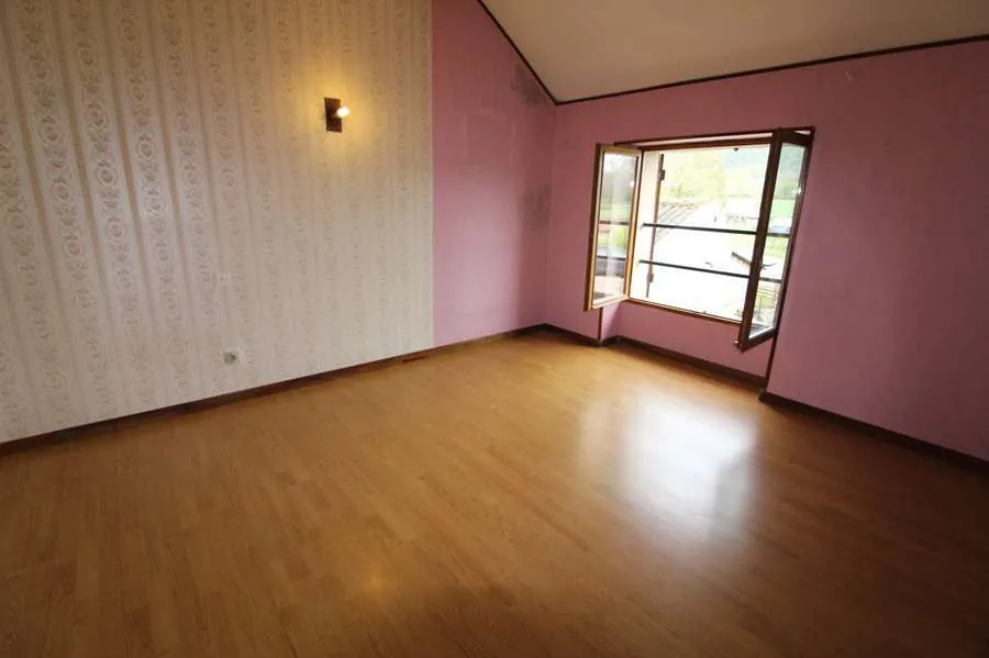Maison en pierre à Dornecy avec jardin, dépendances et 3 chambres 