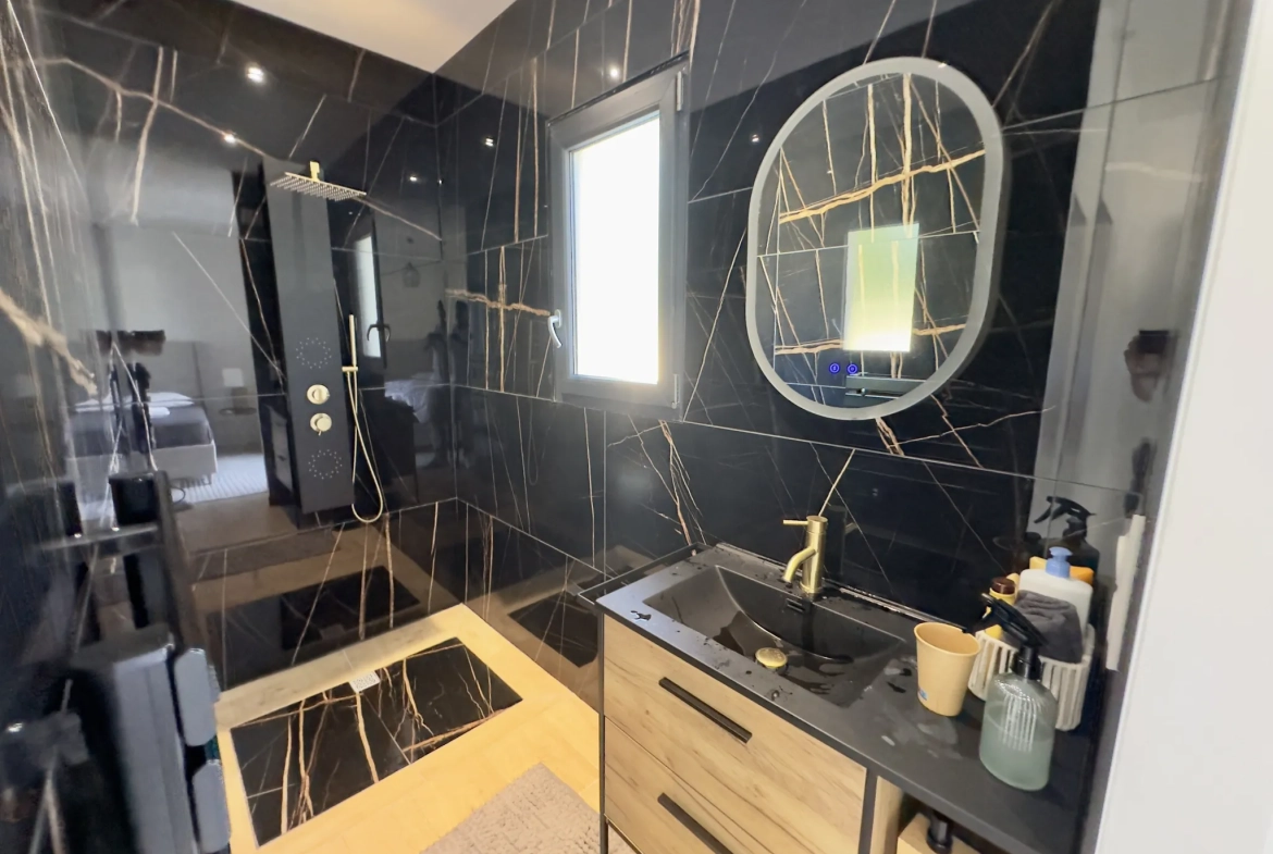 Maison neuve de plain-pied avec piscine à Creysse - 105 m² 