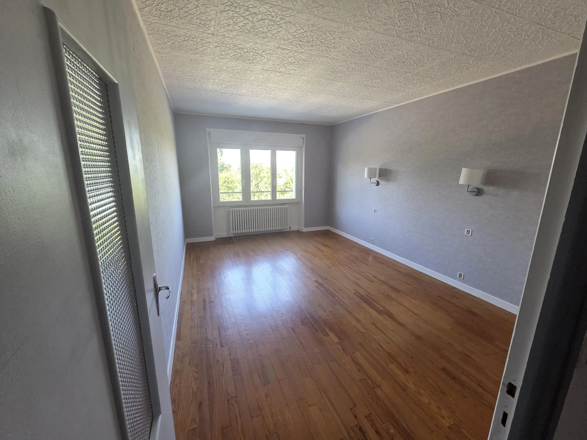 Maison de village rénovée à Hannonville sous les Côtes avec terrasse et 3 chambres 