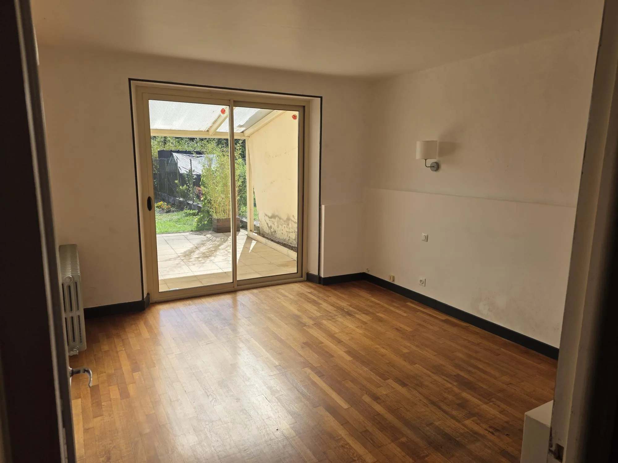 Maison de village rénovée à Hannonville sous les Côtes avec terrasse et 3 chambres 