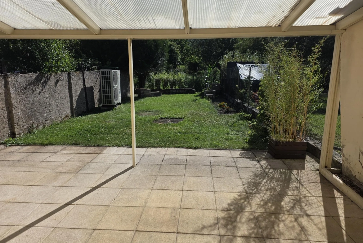 Maison de village rénovée à Hannonville sous les Côtes avec terrasse et 3 chambres 