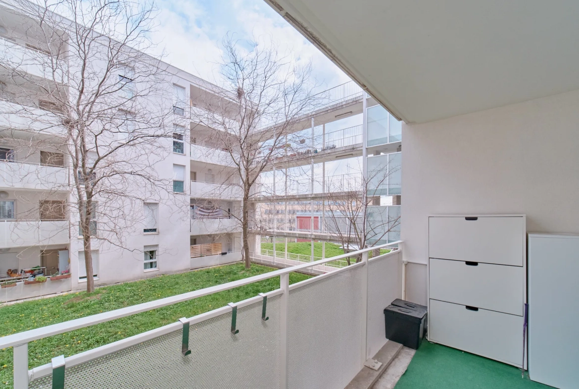 Appartement T3 avec garage et loggia à vendre à Lyon 69009 