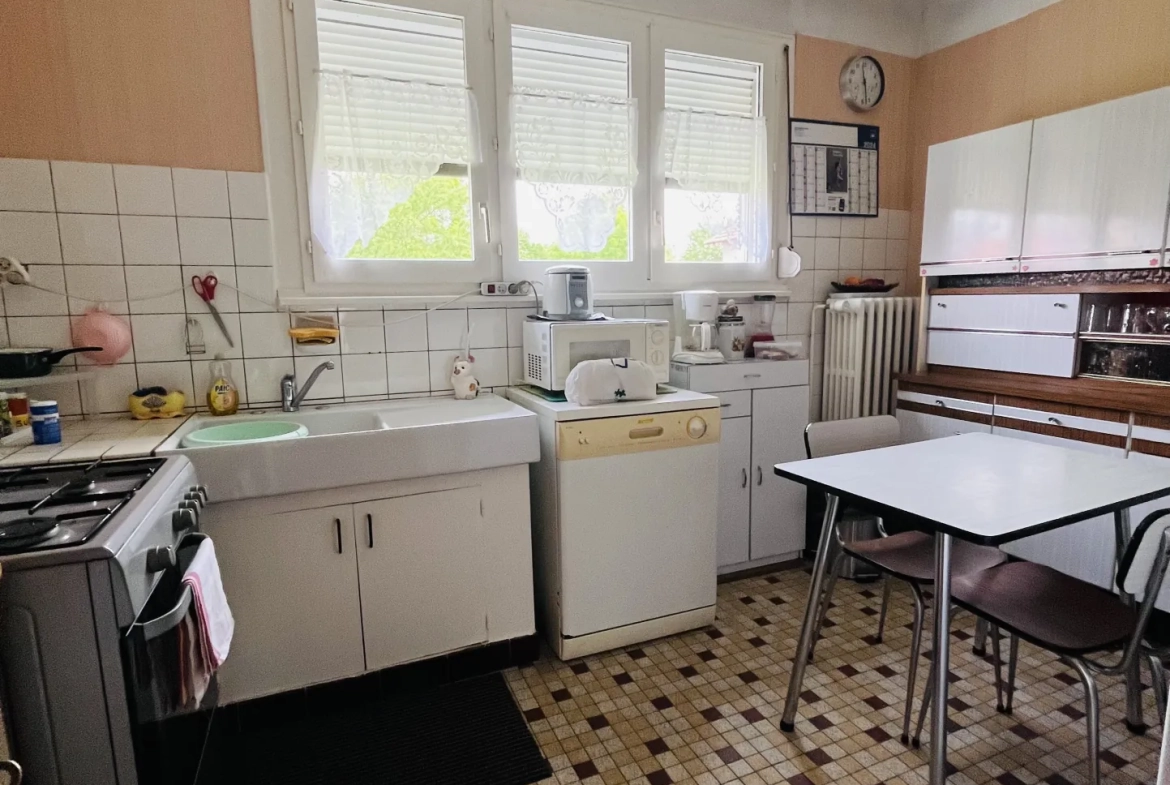 Maison lumineuse de 80 m² à vendre à Saint-Sauveur, proche axes principaux 