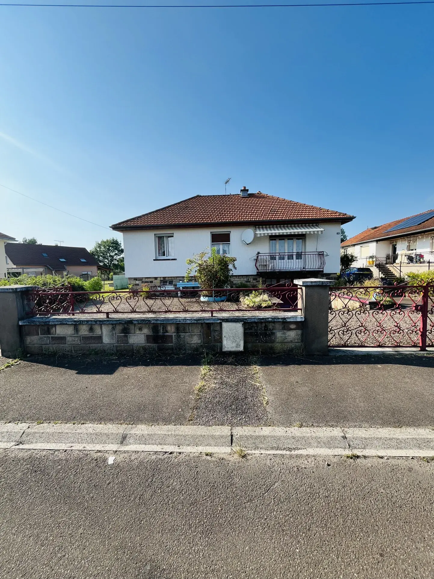 Maison lumineuse de 80 m² à vendre à Saint-Sauveur, proche axes principaux 