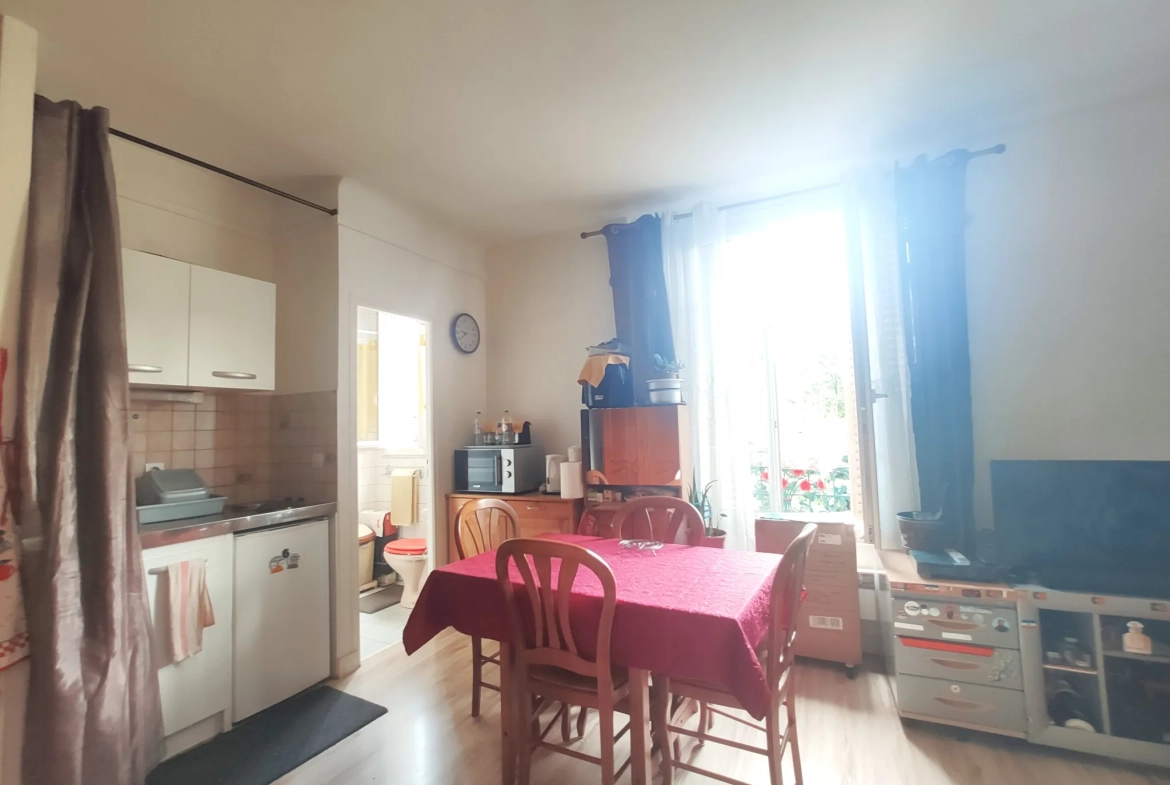 Studio à vendre de 21 m² à Vitry-sur-Seine, idéal pour investissement ou premier achat 