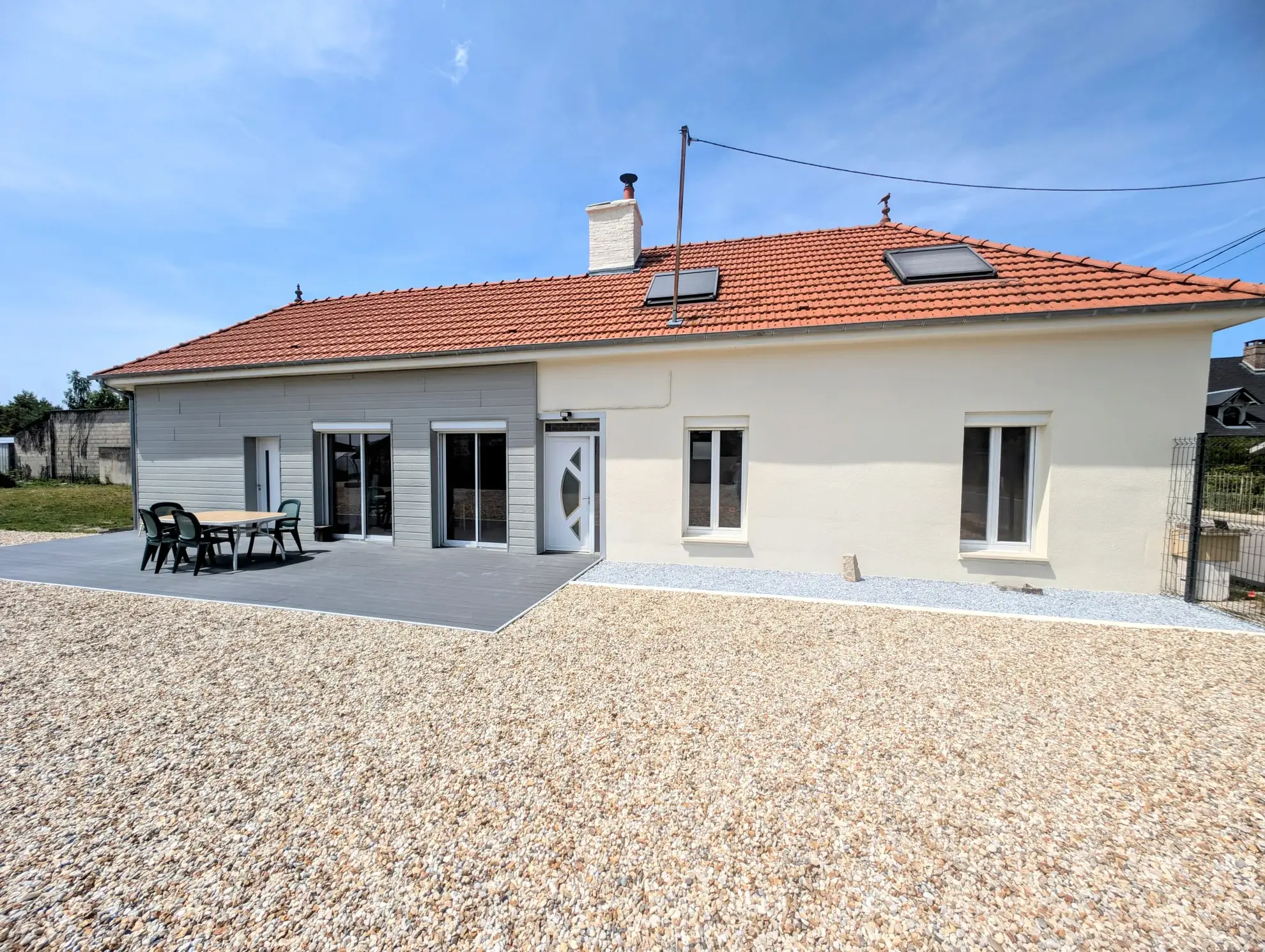 Maison rénovée de 204 m² avec 4 chambres et grand terrain à Charmont-sous-Barbuise 