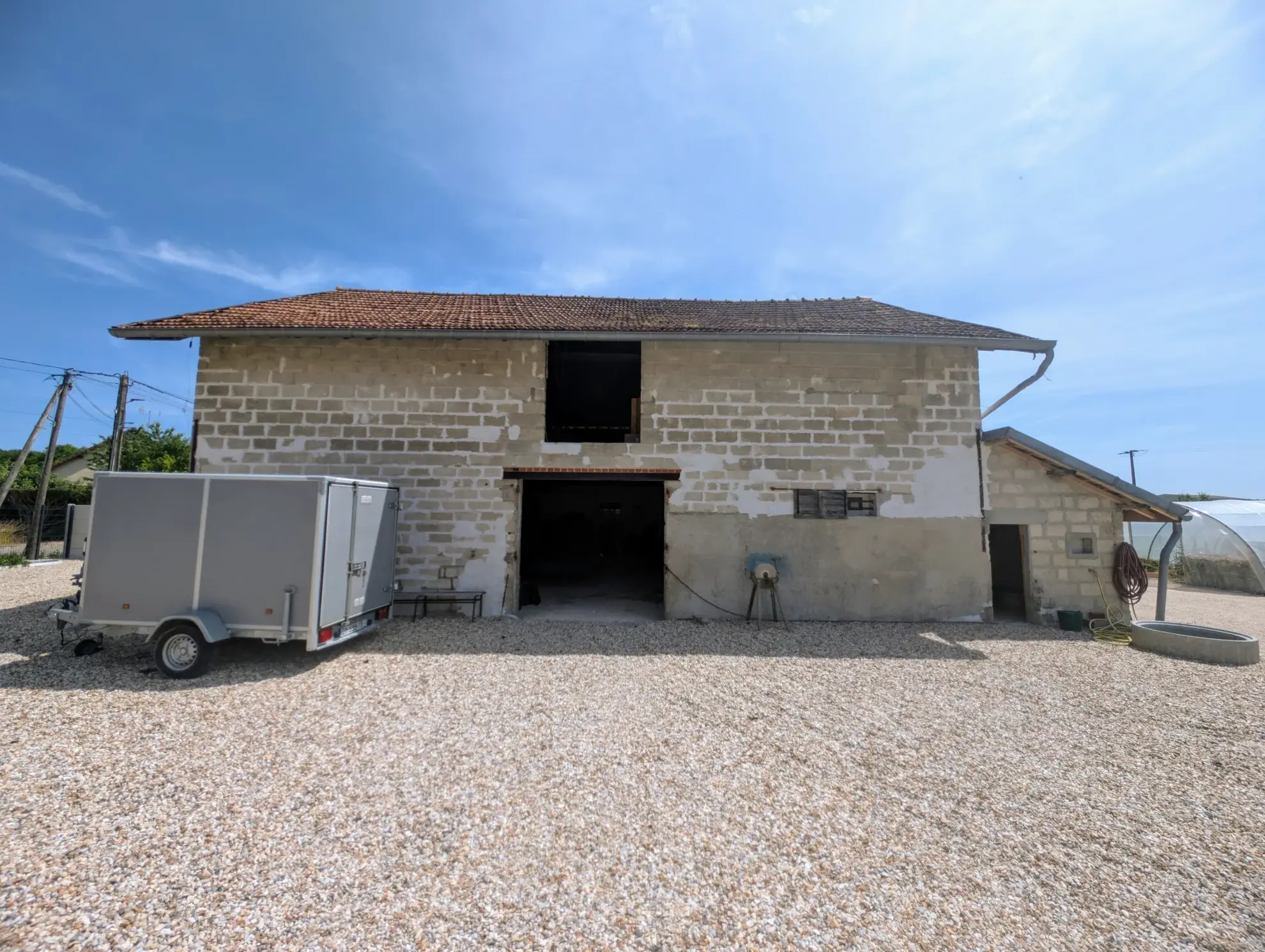 Maison rénovée de 204 m² avec 4 chambres et grand terrain à Charmont-sous-Barbuise 