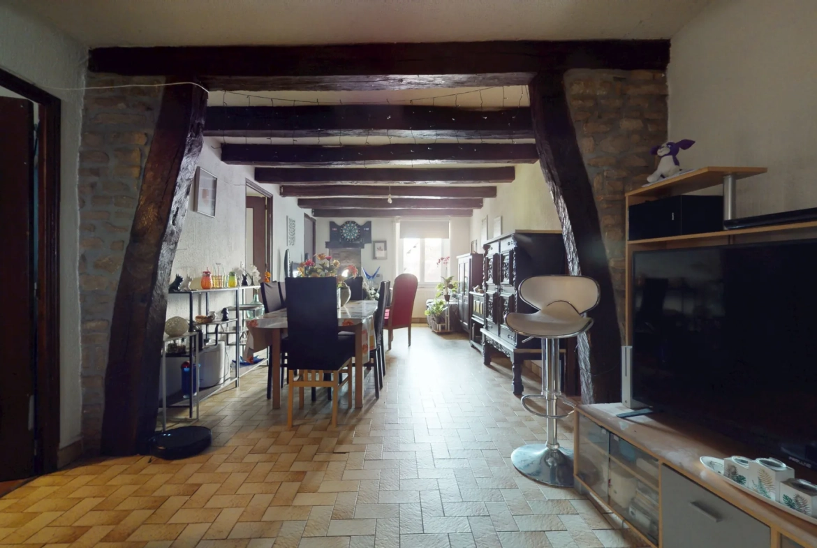 Immeuble de rapport à vendre à Orchamps avec 3 appartements loués 
