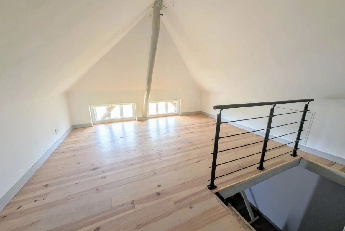 Maison rénovée de 204 m² avec 4 chambres et grand terrain à Charmont-sous-Barbuise 