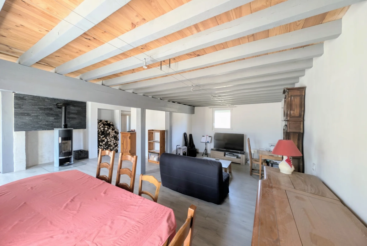 Maison rénovée de 204 m² avec 4 chambres et grand terrain à Charmont-sous-Barbuise 