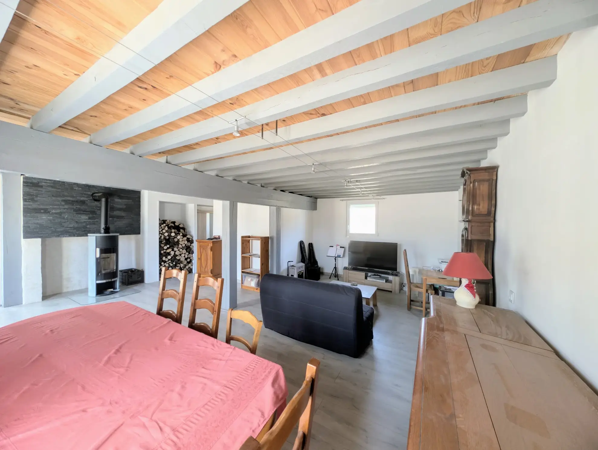 Maison rénovée de 204 m² avec 4 chambres et grand terrain à Charmont-sous-Barbuise 