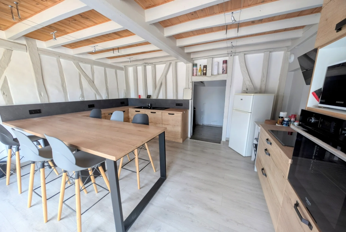 Maison rénovée de 204 m² avec 4 chambres et grand terrain à Charmont-sous-Barbuise 