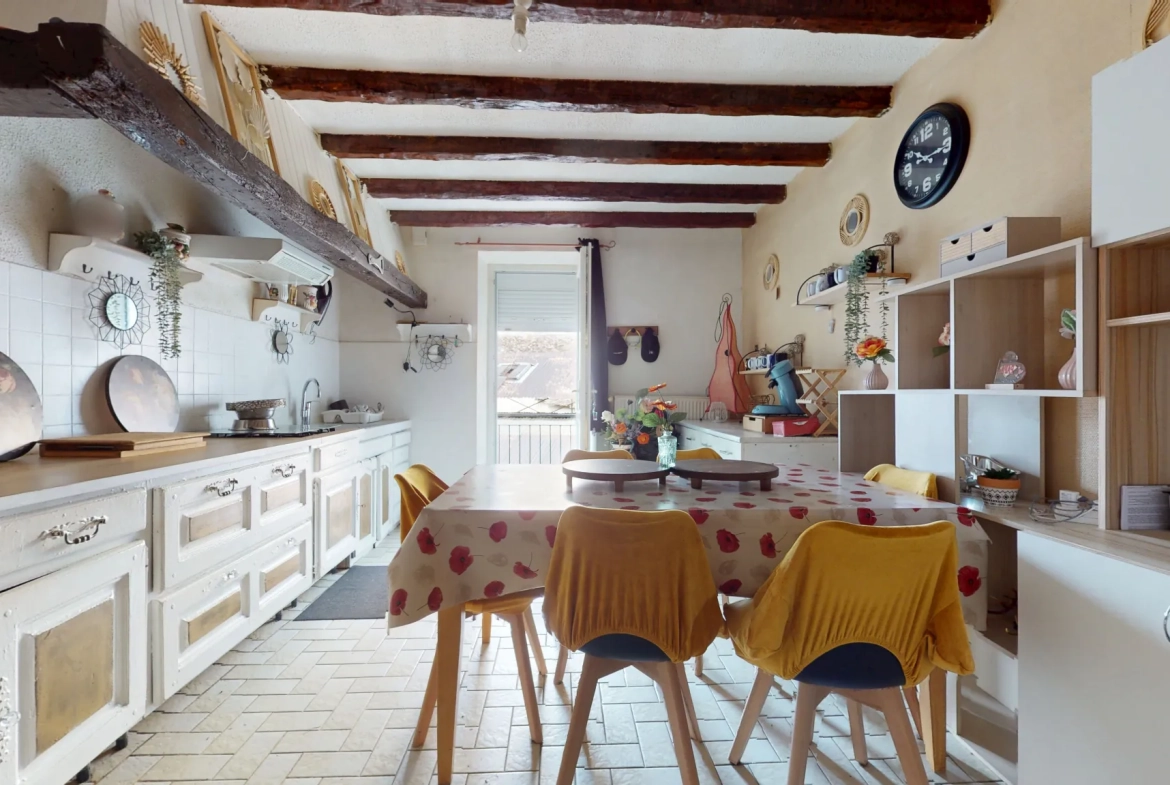 Immeuble de rapport à vendre à Orchamps avec 3 appartements loués 