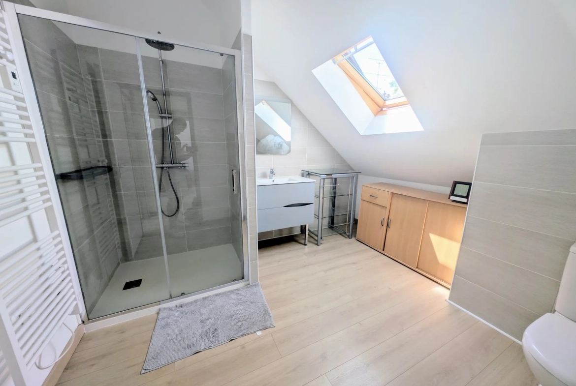Maison rénovée de 204 m² avec 4 chambres et grand terrain à Charmont-sous-Barbuise 