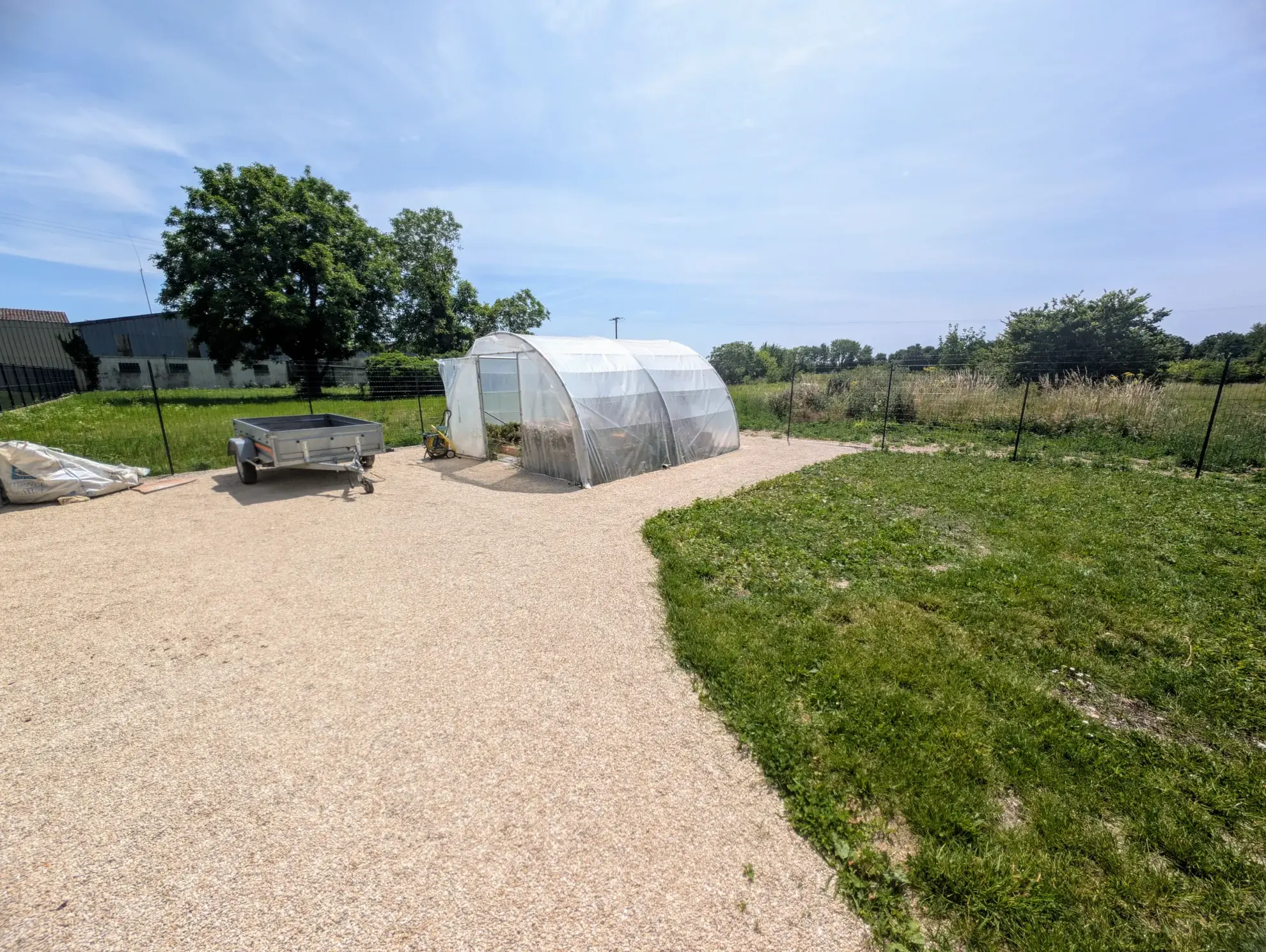 Maison rénovée de 204 m² avec 4 chambres et grand terrain à Charmont-sous-Barbuise 