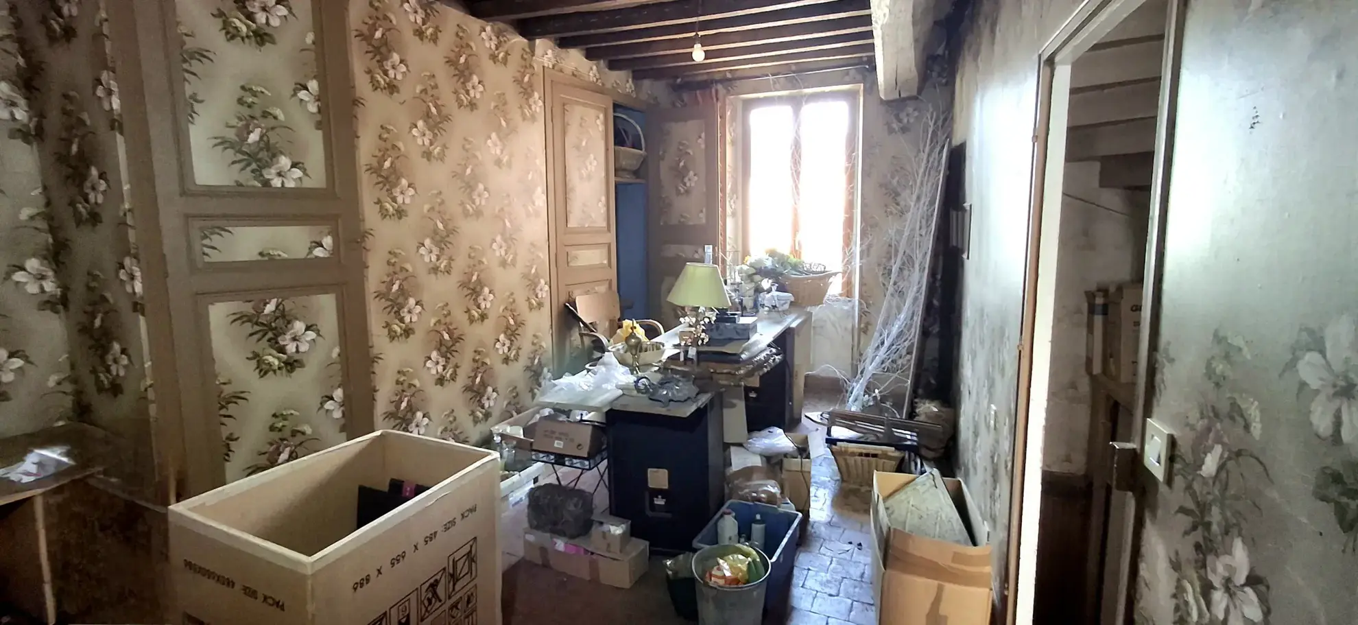 Maison ancienne de 160 m2 à rénover avec vue sur l’église à Aillant-sur-Tholon 