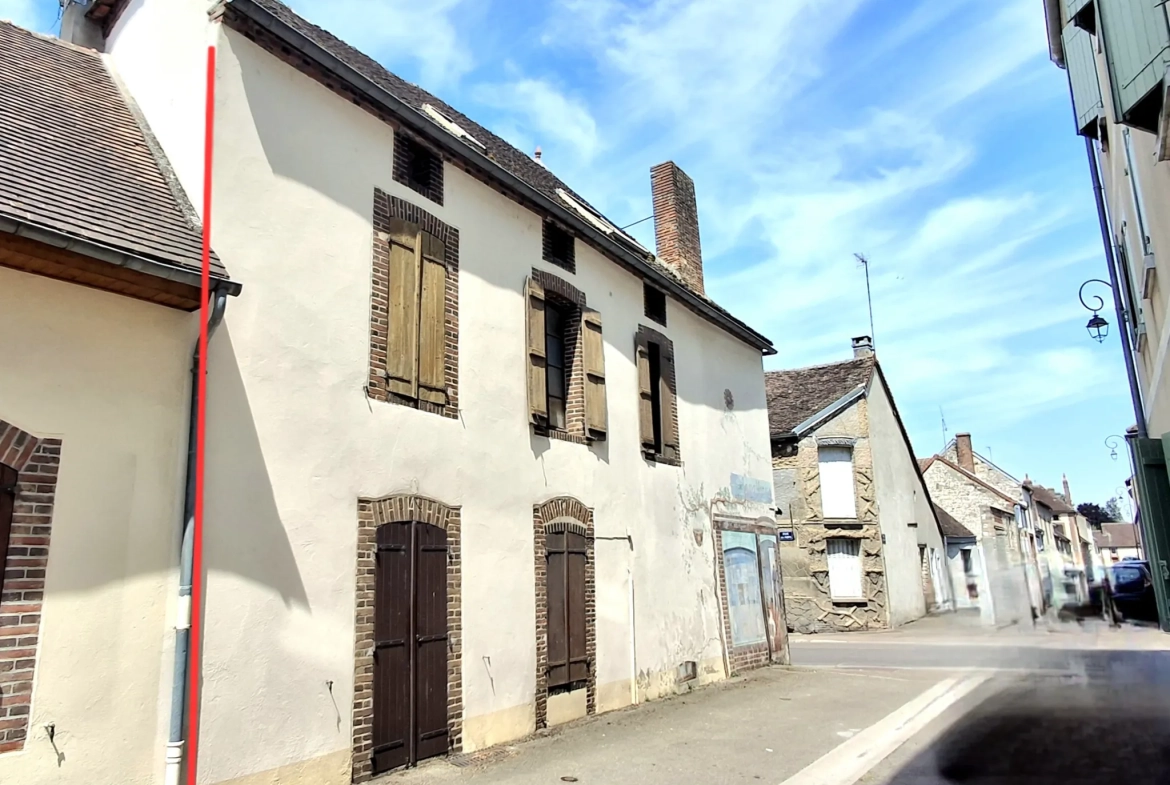 Maison ancienne de 160 m2 à rénover avec vue sur l’église à Aillant-sur-Tholon 