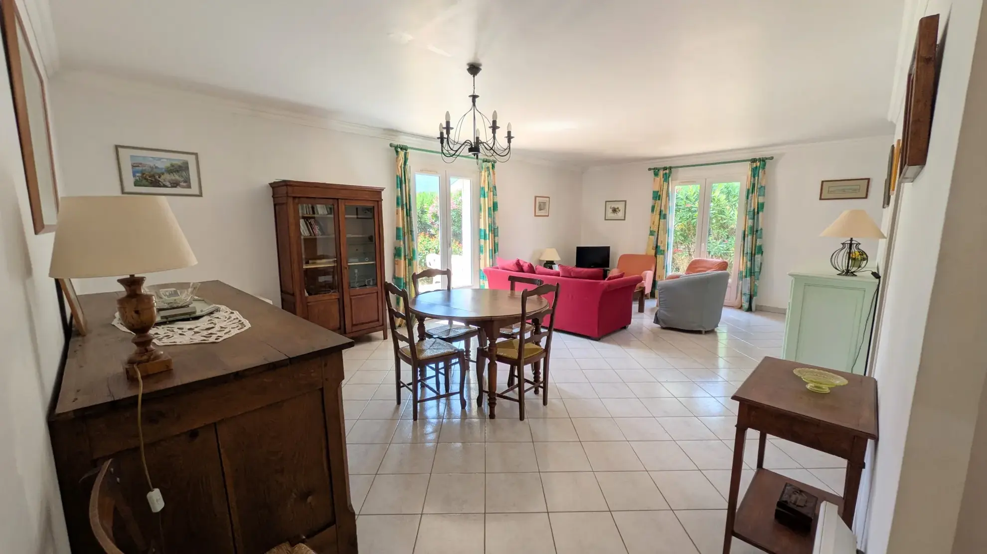 Villa de plain-pied avec jardin et vue sur les Albères à Sorede 
