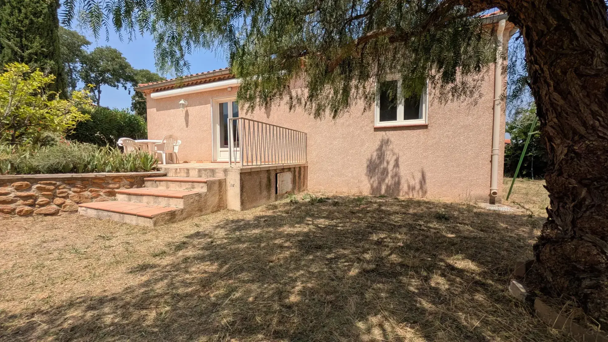 Villa de plain-pied avec jardin et vue sur les Albères à Sorede 