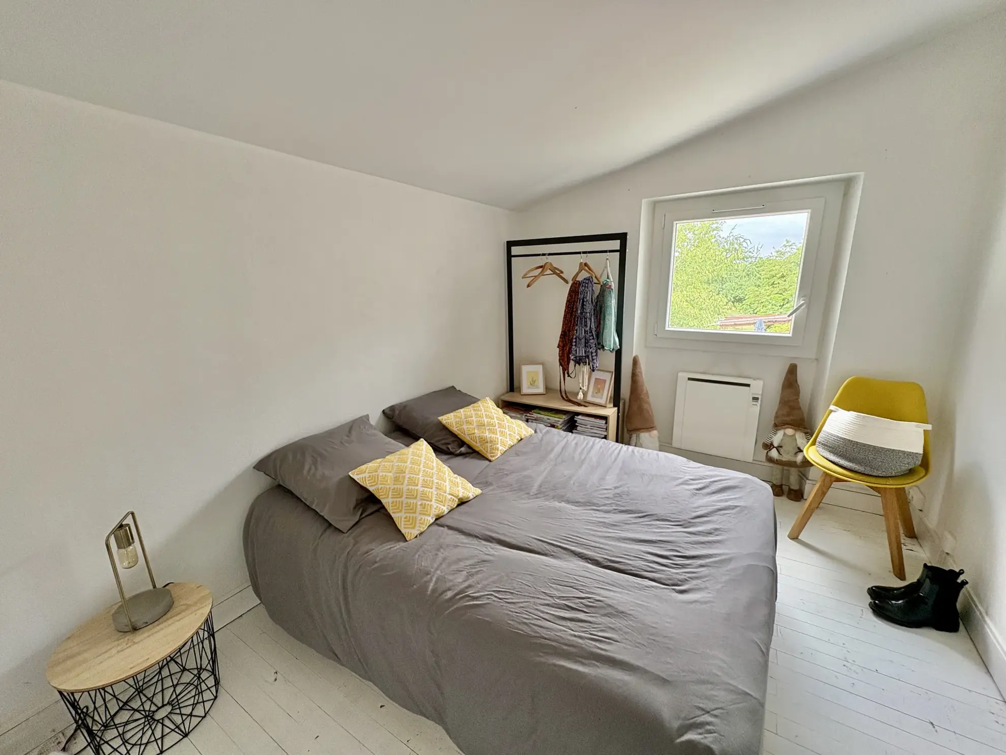 Maison de village rénovée avec 3 chambres et cour à Castets et Castillon 