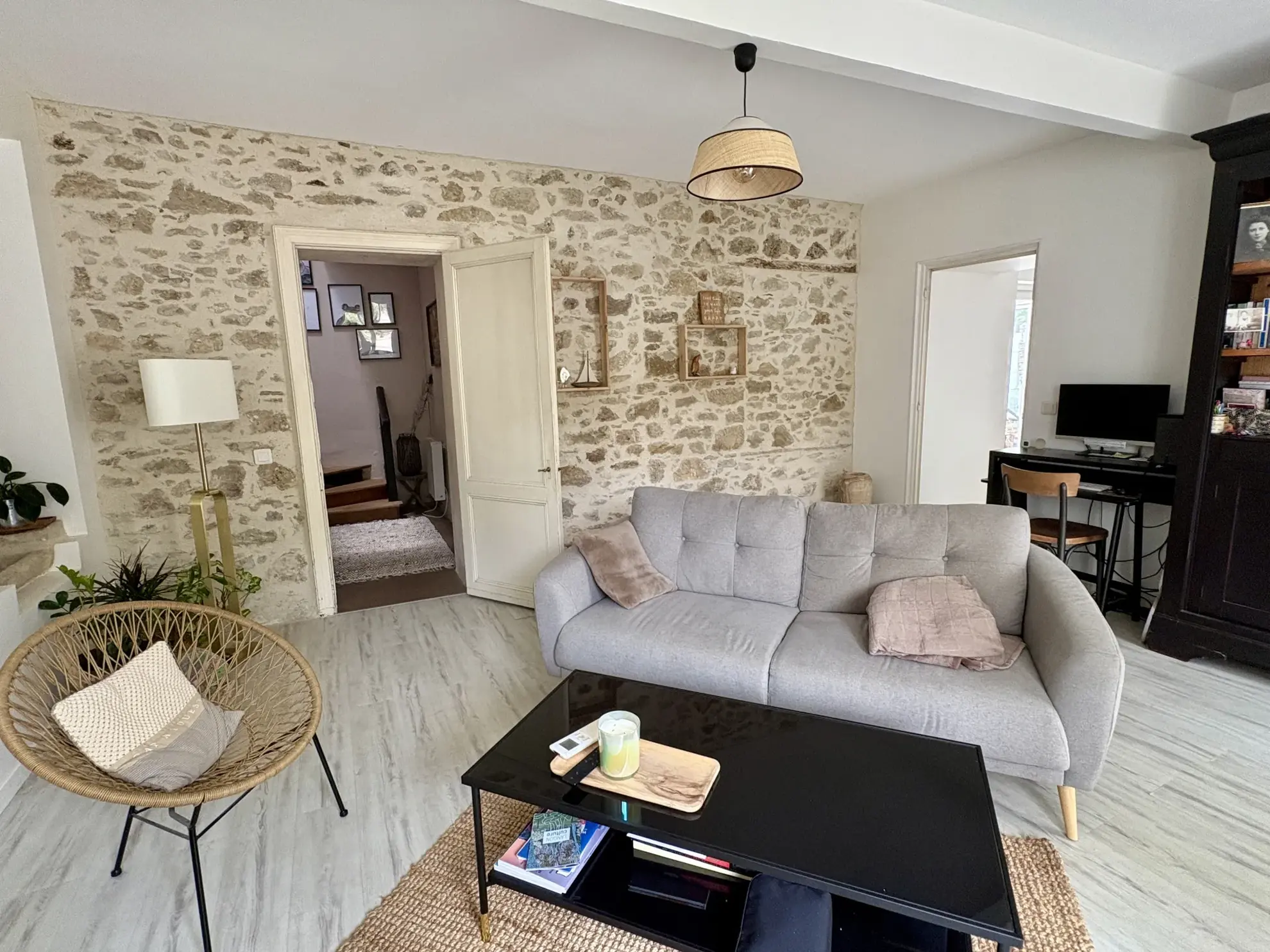 Maison de village rénovée avec 3 chambres et cour à Castets et Castillon 