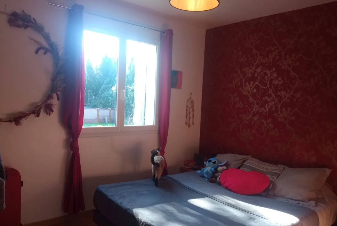 Maison à vendre à Revel (31250) de 80 m² avec terrain de 1460 m², chauffage au sol et panneaux photovoltaïques 