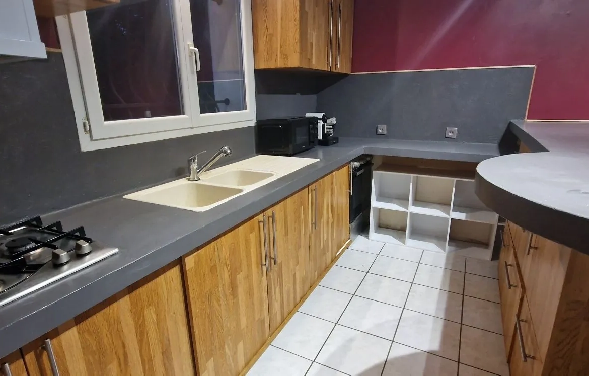 Maison à vendre à Revel (31250) de 80 m² avec terrain de 1460 m², chauffage au sol et panneaux photovoltaïques 