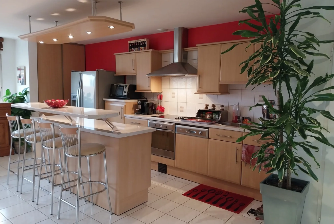 Appartement duplex de 130 m² avec garage et jardin à Verny 