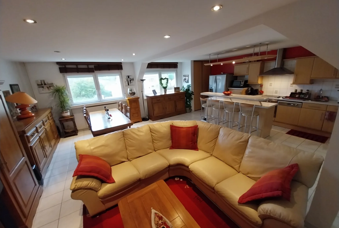 Appartement duplex de 130 m² avec garage et jardin à Verny 