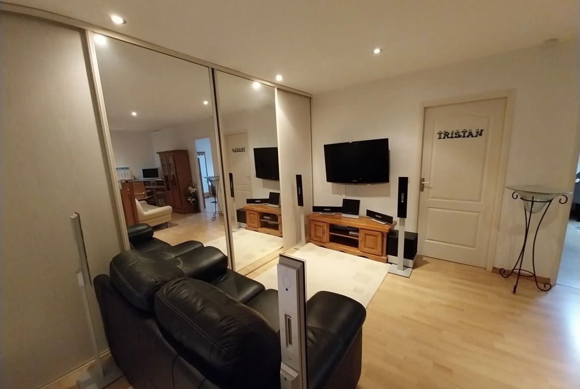 Appartement duplex de 130 m² avec garage et jardin à Verny 