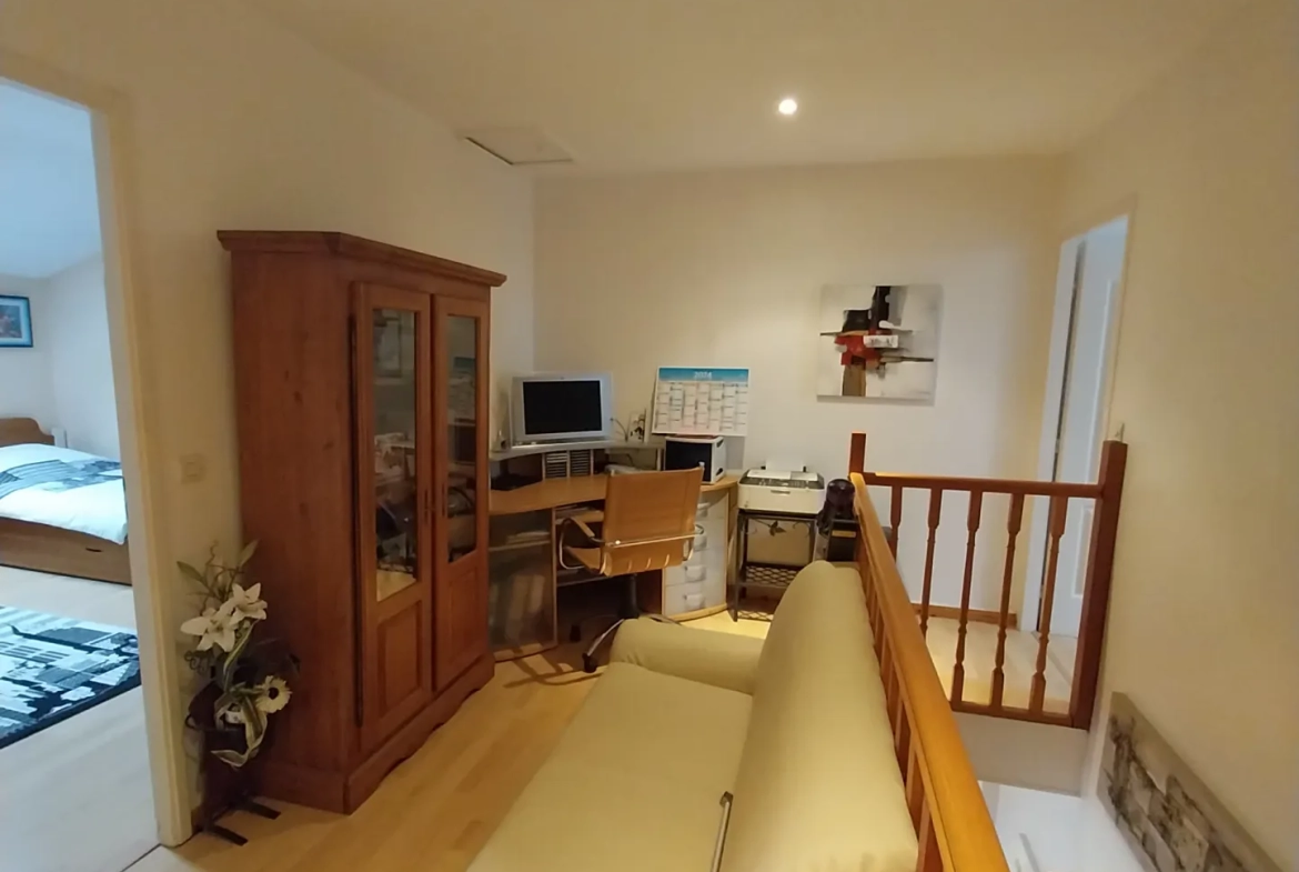 Appartement duplex de 130 m² avec garage et jardin à Verny 
