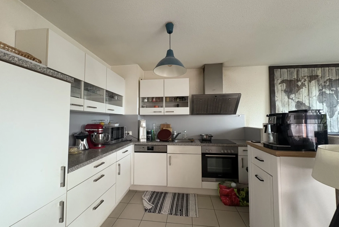 Bel appartement F3 de 71 m² avec balcon à Habsheim, proche commodités et transports 