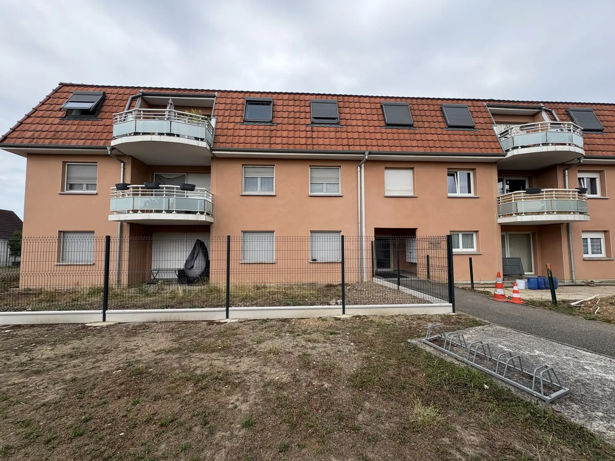 Bel appartement F3 de 71 m² avec balcon à Habsheim, proche commodités et transports 