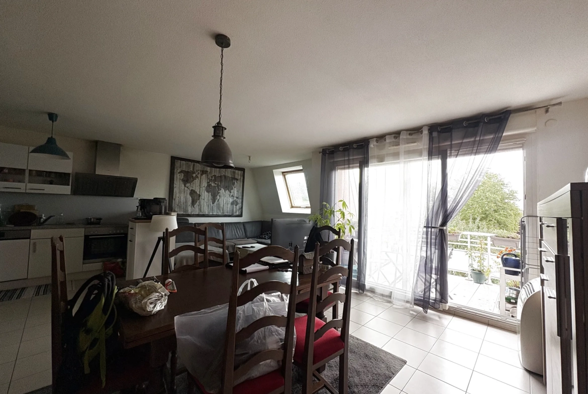 Bel appartement F3 de 71 m² avec balcon à Habsheim, proche commodités et transports 