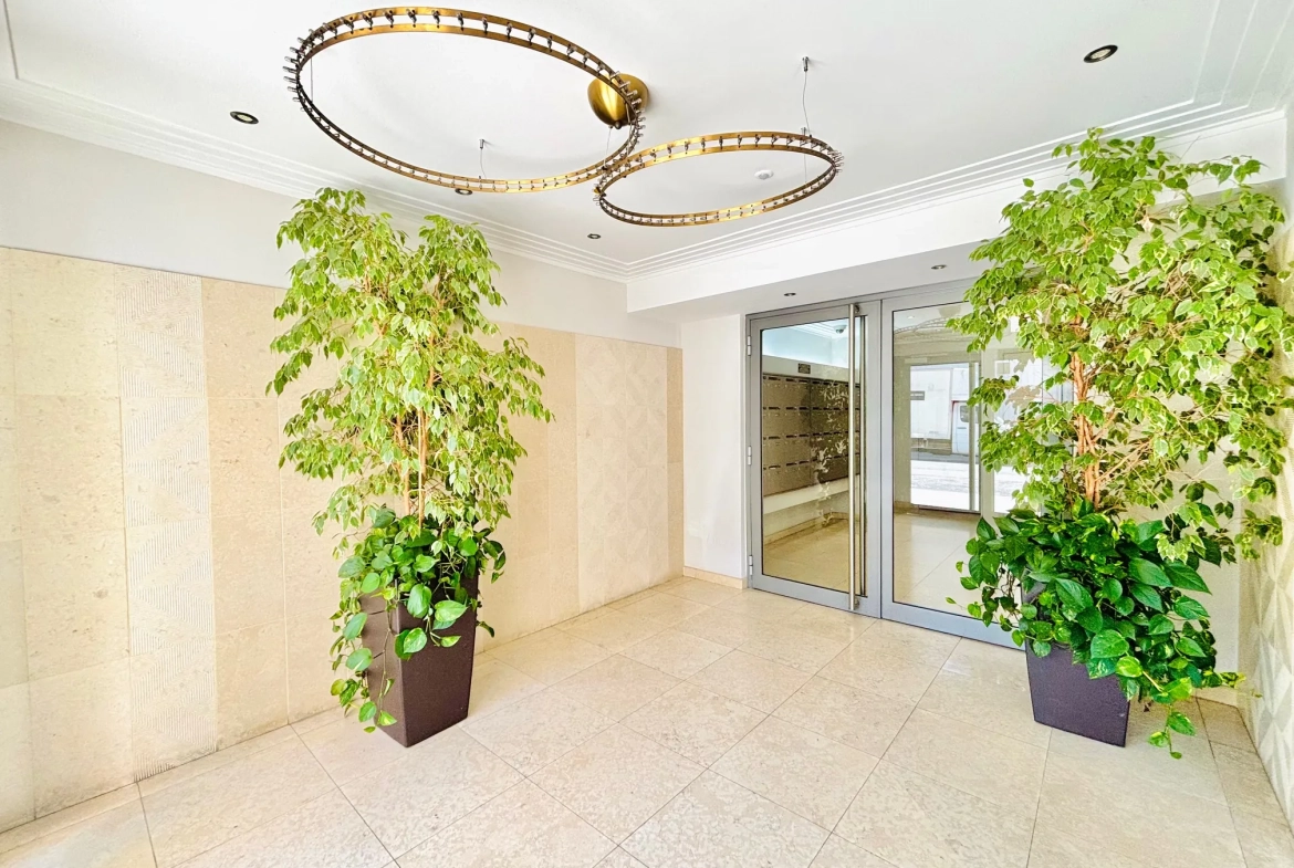Studio 21,39 m² à Nice avec terrasse et vue dégagée 