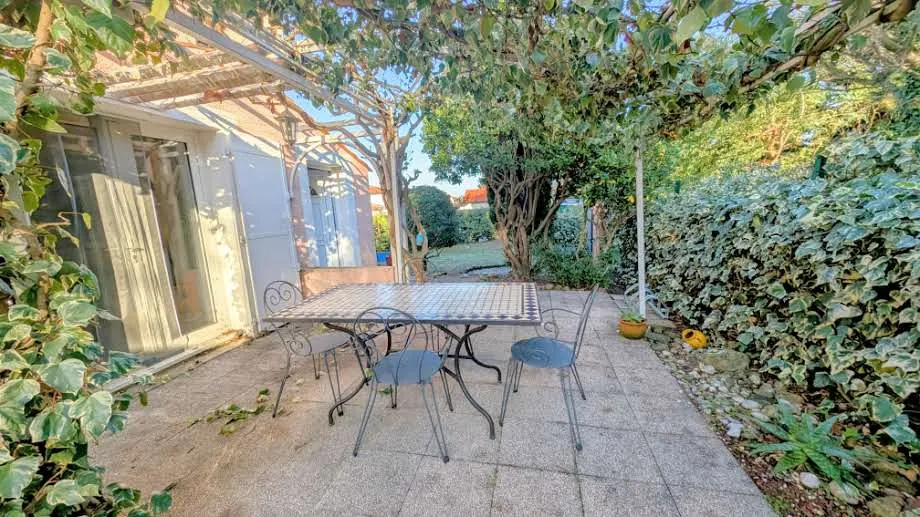 Villa avec jardin, piscine et parking à Sorede Les Albères 