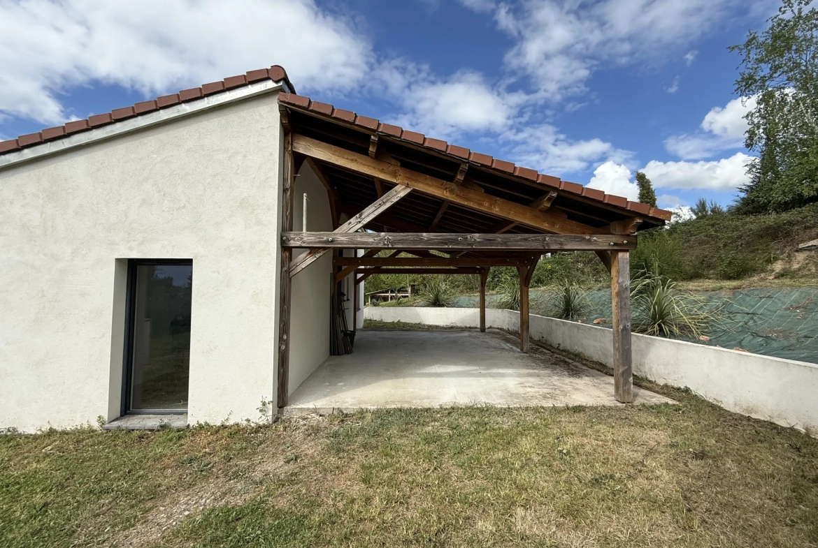 Maison spacieuse à Ris avec vue dégagée et terrain arboré 