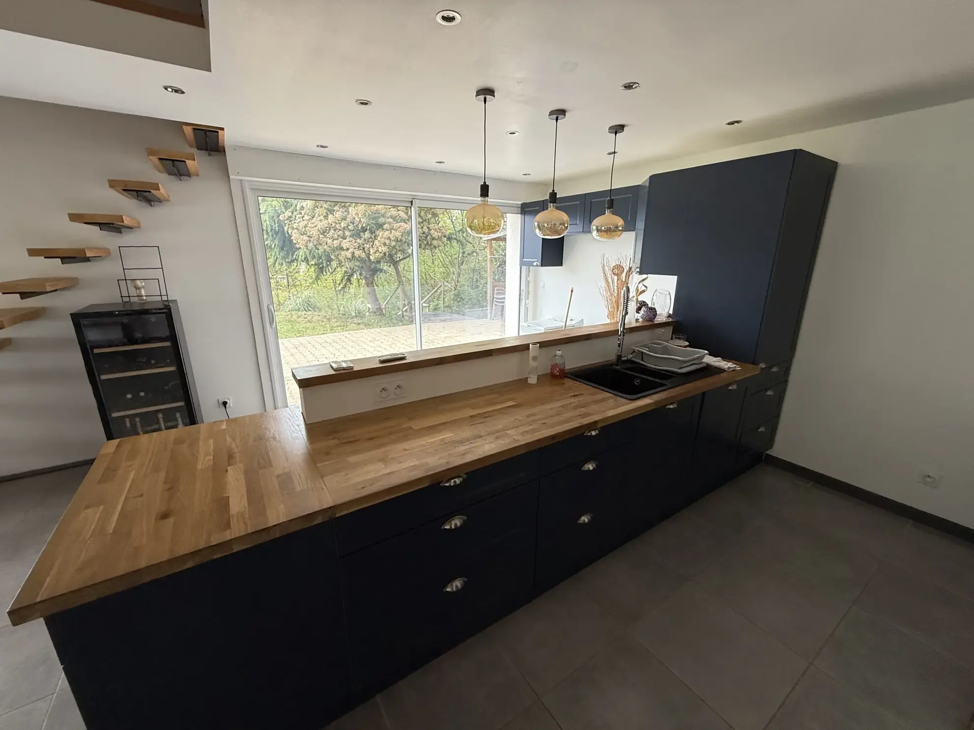 Maison spacieuse à Ris avec vue dégagée et terrain arboré 
