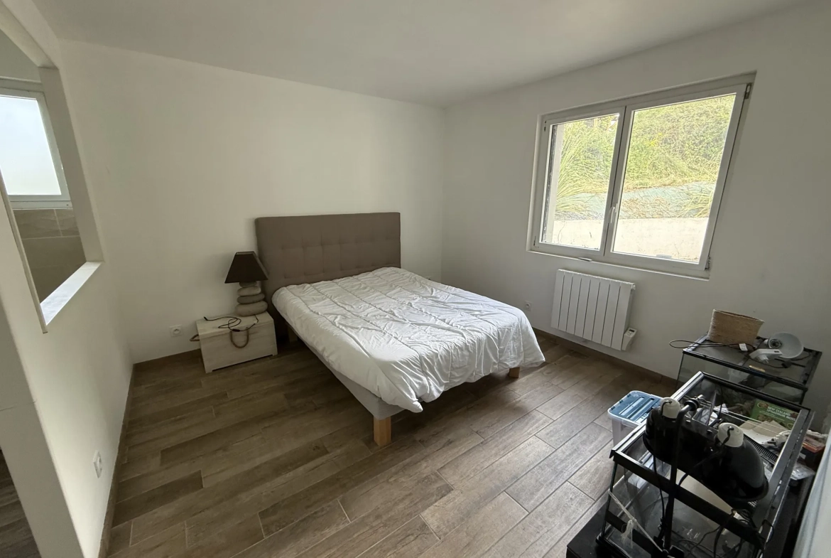 Maison spacieuse à Ris avec vue dégagée et terrain arboré 
