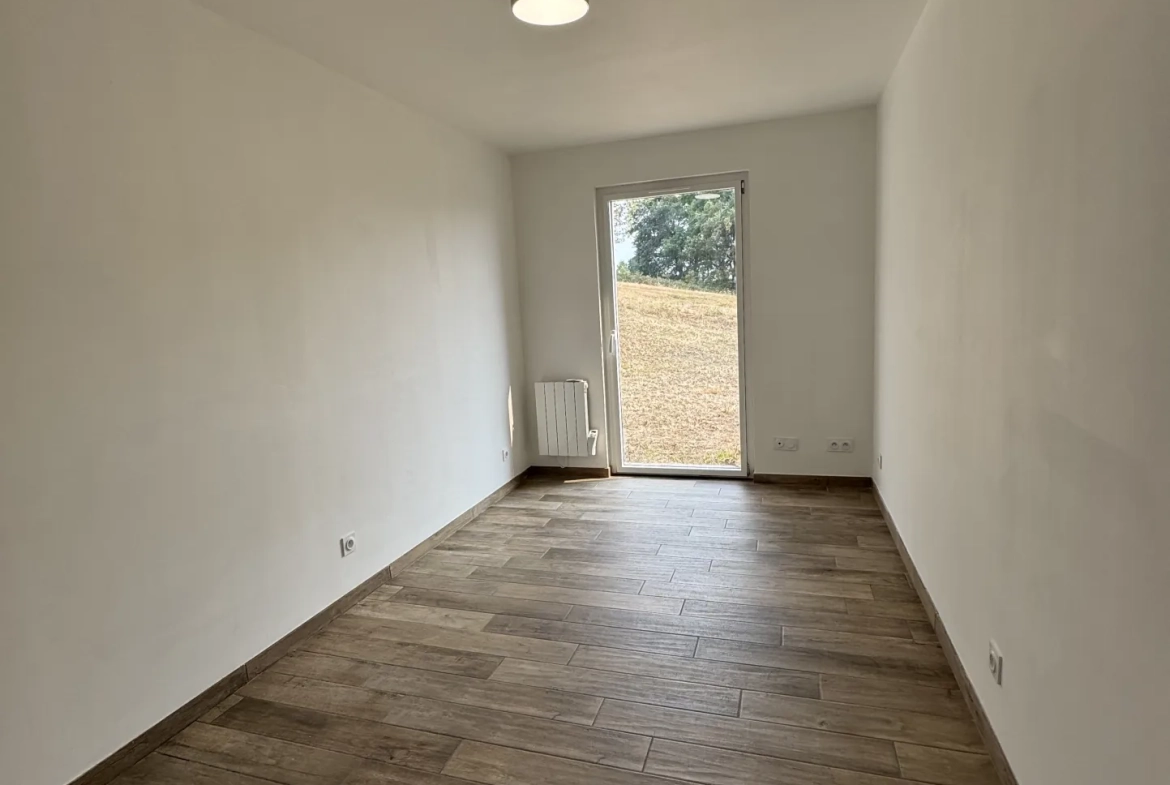 Maison spacieuse à Ris avec vue dégagée et terrain arboré 