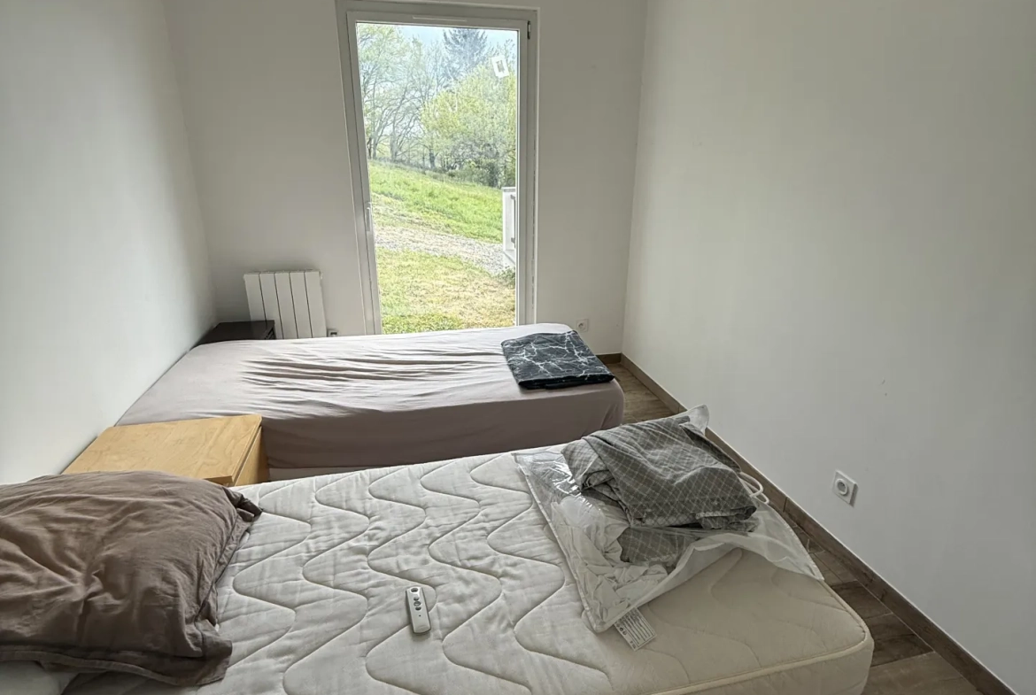 Maison spacieuse à Ris avec vue dégagée et terrain arboré 